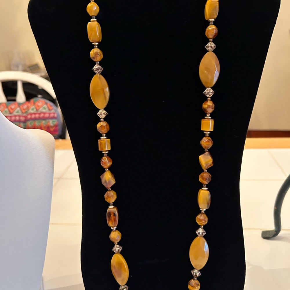 Elegant Gold Beaded Necklace